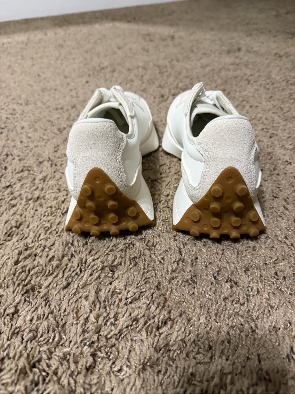 NWOB‼️New Balance 327-Linen/white - Picture 3 of 3